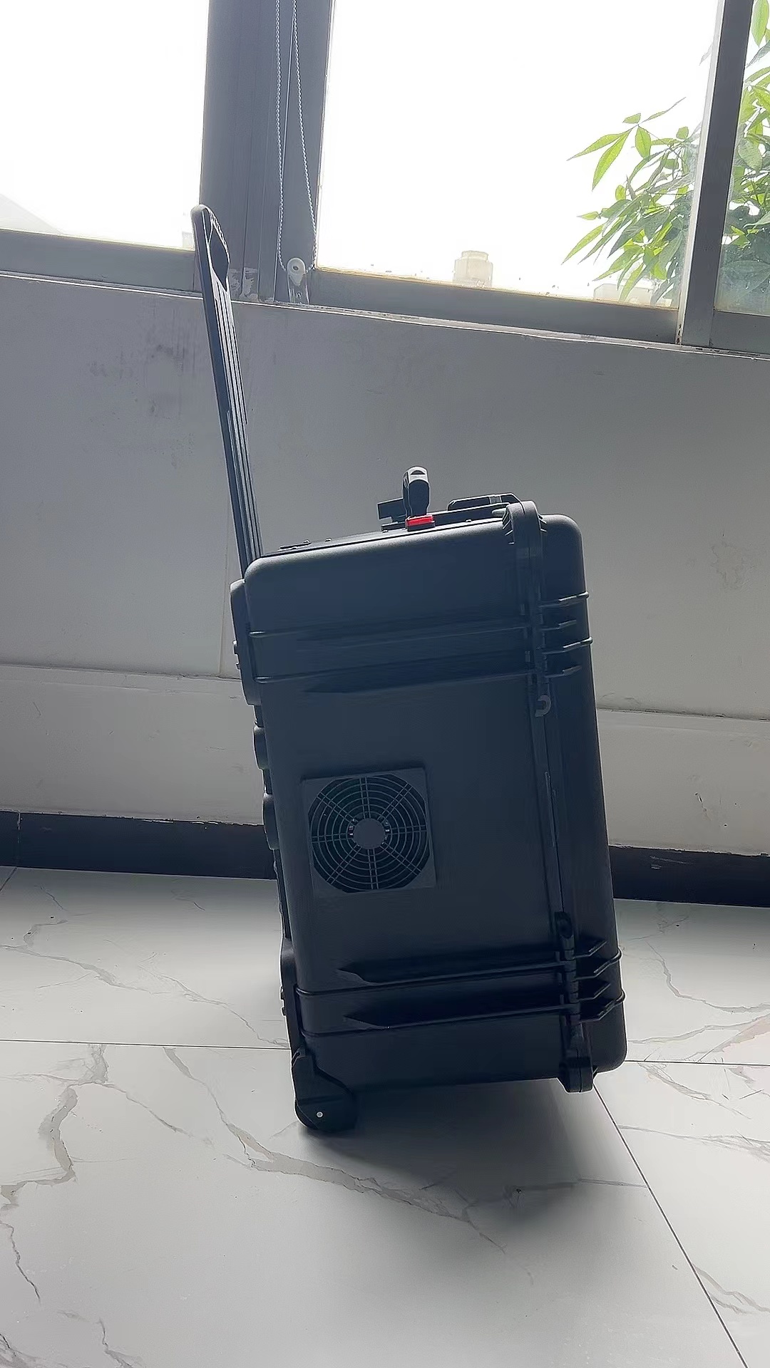 阿拉善右手拉箱型移动通信干扰器